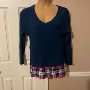 Beautiful 2fer solid and plaid top